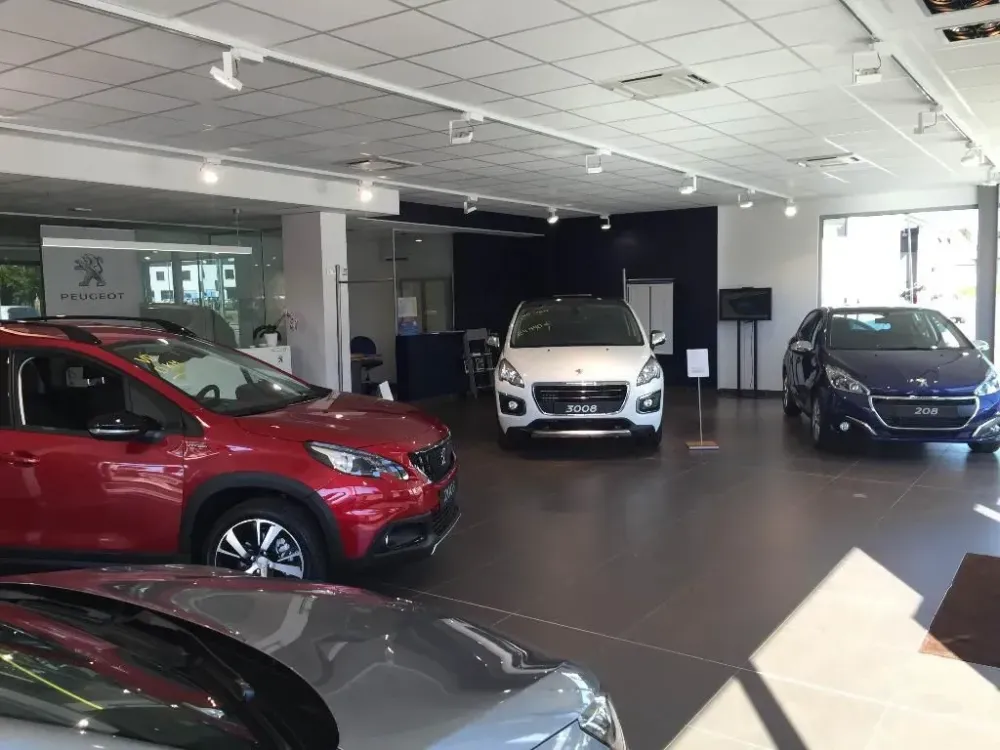 Concessionnaire automobile près de Lépin-le-Lac